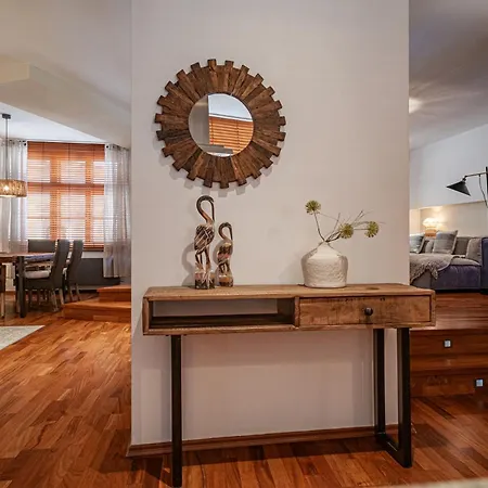 Sting Boutique Apartment *